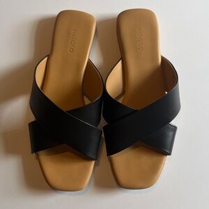 Nisolo Black and Tan Women's Sandals